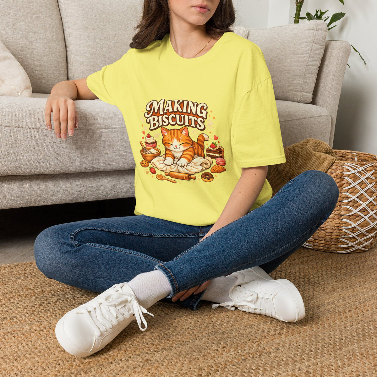 T-Shirt — "Making Biscuits" Cute Cat Graphic Tee — Cozy Cat Mom Gift